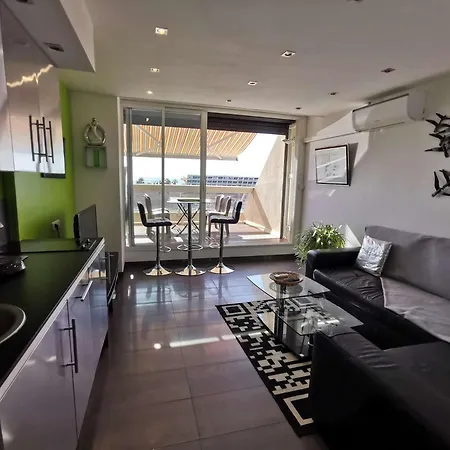 Luxe - 4 Personnes Petrouchka - Heliopolis J 41 - דירה